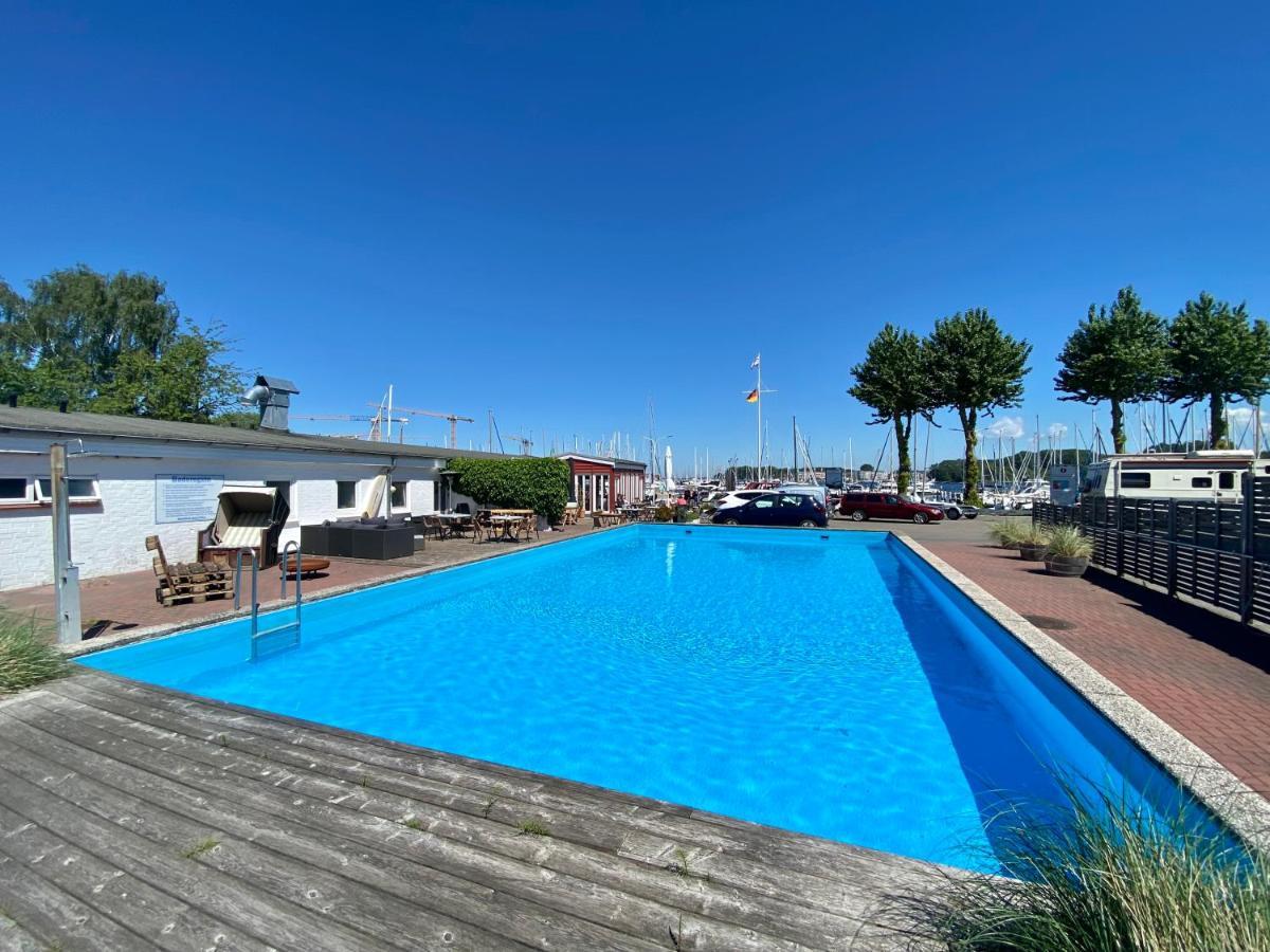 Hotel Hausboot mit Traumlage in Travemünde Lubeca Exterior foto